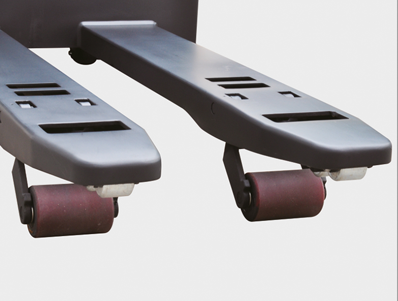 Transpaleta eléctrica con conductor