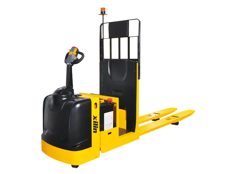 Recogepedidos con conductor sentado